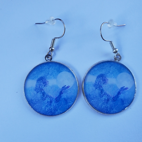 Gravity Moon lady dangle earrings - Picture 2 of 2